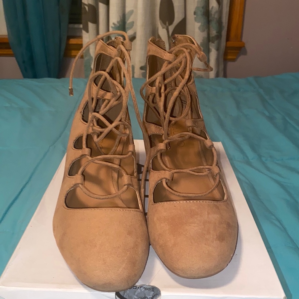 Also Tan lace up heel